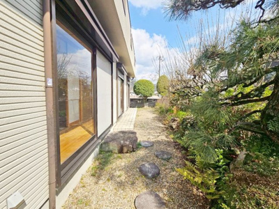 【庭】 | 川西市緑が丘1丁目　中古戸建