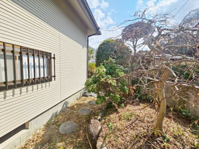 【庭】 | 川西市緑が丘1丁目　中古戸建