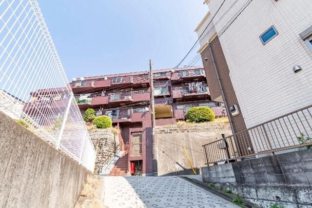 ライオンズマンション井土ケ谷のエントランス