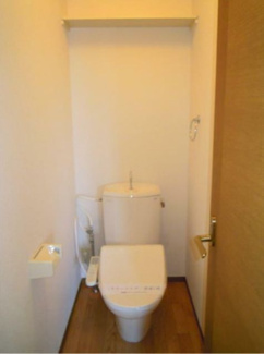 【トイレ】 | アベニュー西湘 | 落ち着いた色調のトイレです