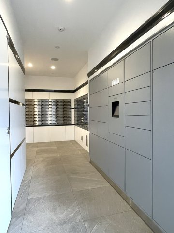 ヴェルディ若草町パームガーデンのその他共用部分|宅配ボックスもあり不在時でも荷物の受け取りができて便利です
