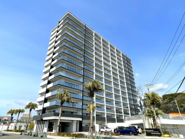 ヴェルディ若草町パームガーデンの外観|築5年の築浅物件！（令和3年2月建築）玄関前にはロータリー式の車寄せスペースもあります