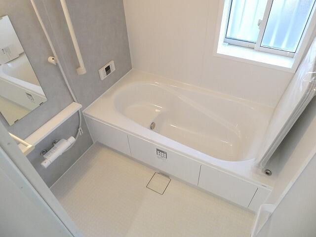 ハートフルタウン宇都宮市岩曽町1428番　新築一戸建ての浴室|浴室乾燥機付き