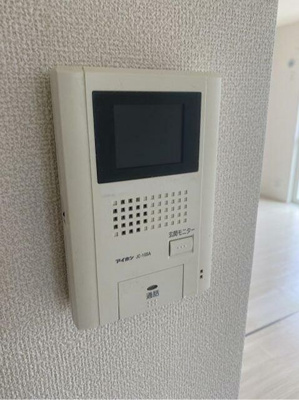 【セキュリティ】 | ユイット・アンI | モニター付きインターホンです