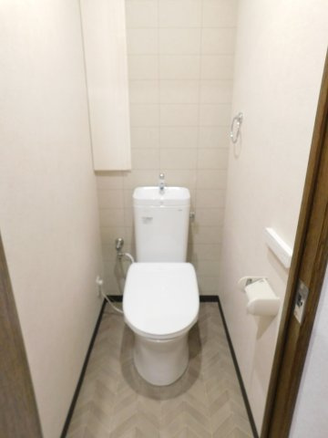 宝マンション日比野のトイレ|◇トイレ◇　　シャワートイレ　クッションフロア張替え　（令和７年１２月リフォーム済）