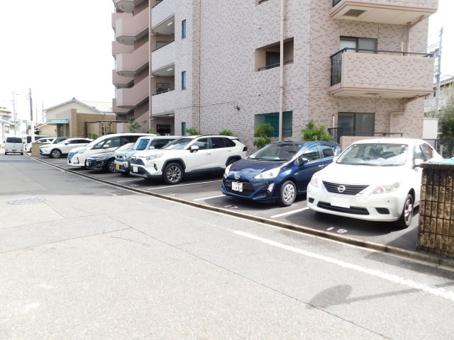 宝マンション日比野の駐車場|◇駐車場◇　