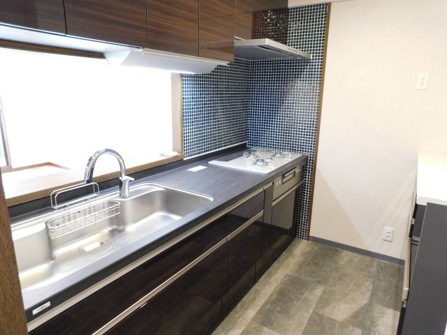 宝マンション日比野のキッチン|◇キッチン◇　　ガラストップコンロ交換　食洗機・吊戸棚付き　（令和７年１２月リフォーム済）