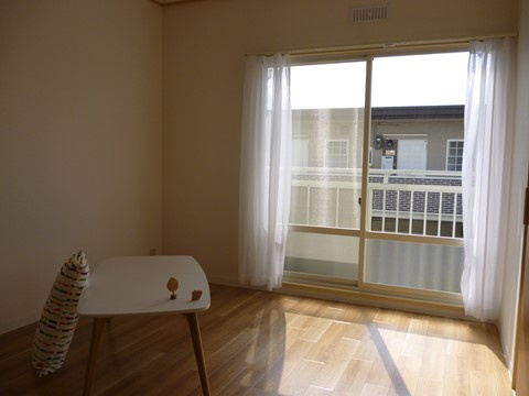 アメニティハイツ Bの居間・リビング