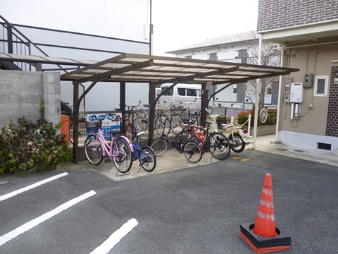 アメニティハイツ Bの外観|駐輪場