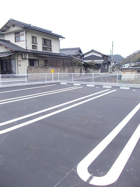 フィオーレⅡの駐車場