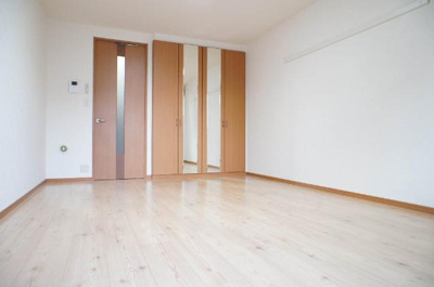 【内装】 | シャイニング　レジデンス | 洋室