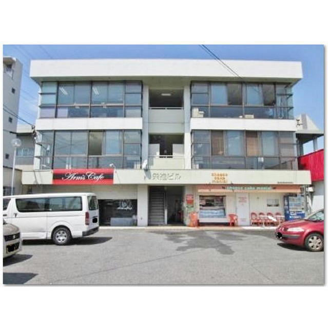 栄進ビルの駐車場