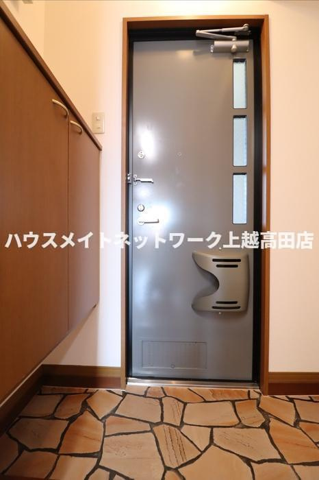 ロイヤルパレス春日山の玄関|玄関