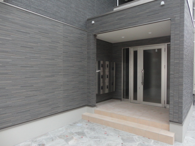 コモドビラN2のエントランス