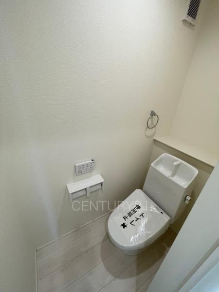 前橋市三河町2丁目24-1期1号棟のトイレ|２階トイレです。
温水シャワー洗浄機能付きです。