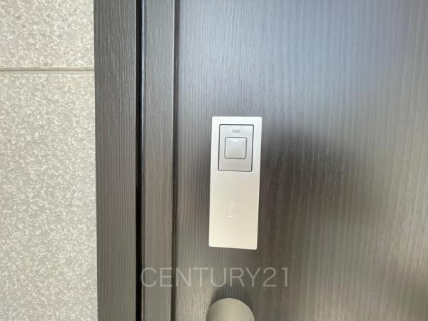 前橋市三河町2丁目24-1期1号棟の玄関|スマートキー付き玄関ドア