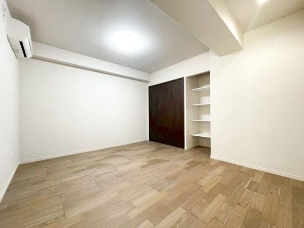 【洋室】 | 二子玉川宝ロイアルハイツ | 白とナチュラルの落ち着いたカラーセレクトです