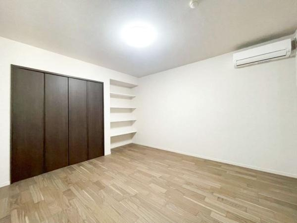 【洋室】 | 二子玉川宝ロイアルハイツ | 居室に収納スペースあります