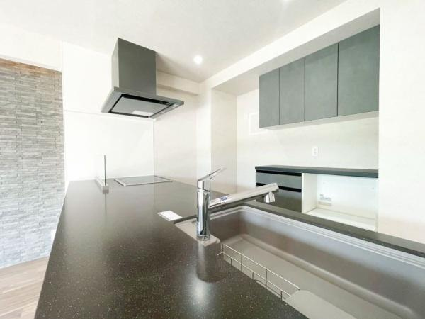 【キッチン】 | 二子玉川宝ロイアルハイツ | キッチン後ろにも収納スペースがあります！