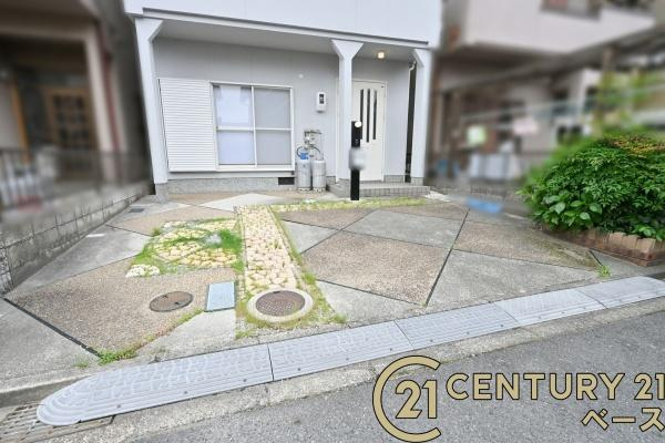 北葛城郡広陵町平尾　一戸建の駐車場