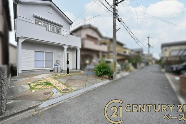 北葛城郡広陵町平尾　一戸建の前面道路含む現地写真