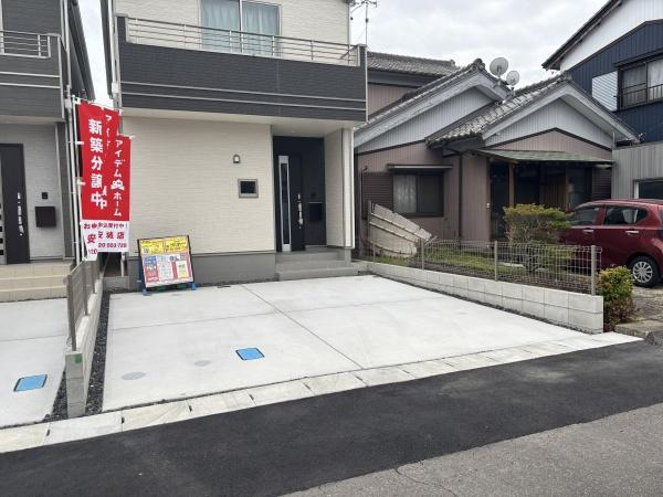 西尾市戸ヶ崎5丁目4番　全2棟・B棟の駐車場|広々２台駐車できます！