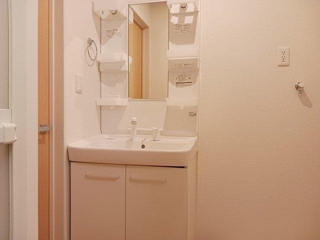 Ｒｅｍｉｘｅｓ（リミックス）の洗面所|明るい洗面所です