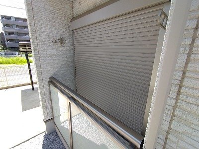 【その他】 | クレイノレイラ | 防犯シャッター付き♪