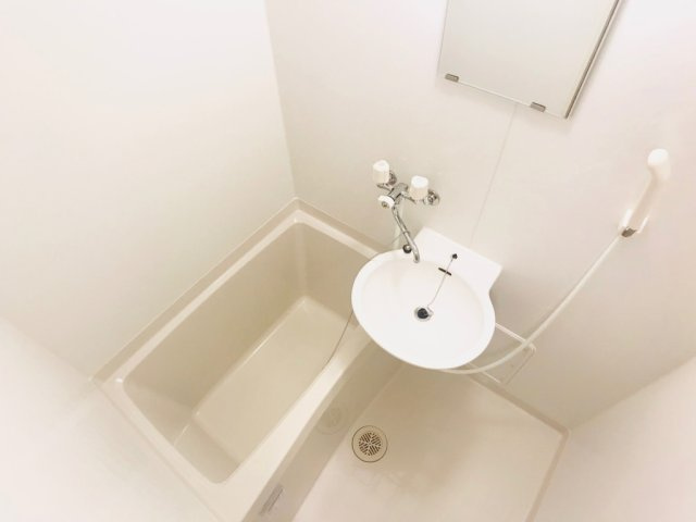 レオパレスＭＯＡＮＡの浴室