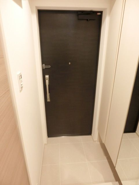 新宿区西落合１丁目の賃貸マンションの玄関