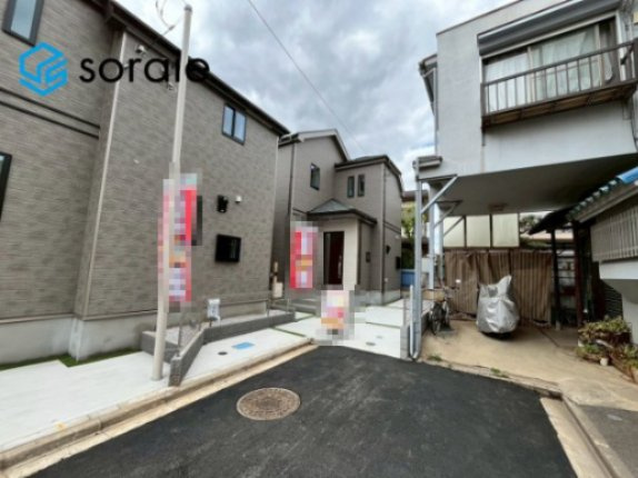 狭山ヶ丘32期　全2棟　新築戸建　ハートフルタウンの前面道路含む現地写真|4月6日撮影