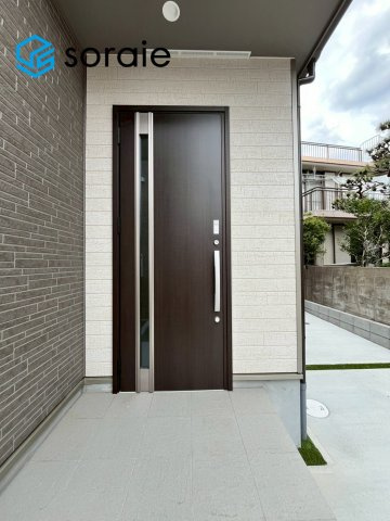 狭山ヶ丘32期　全2棟　新築戸建　ハートフルタウンの玄関|4月6日撮影