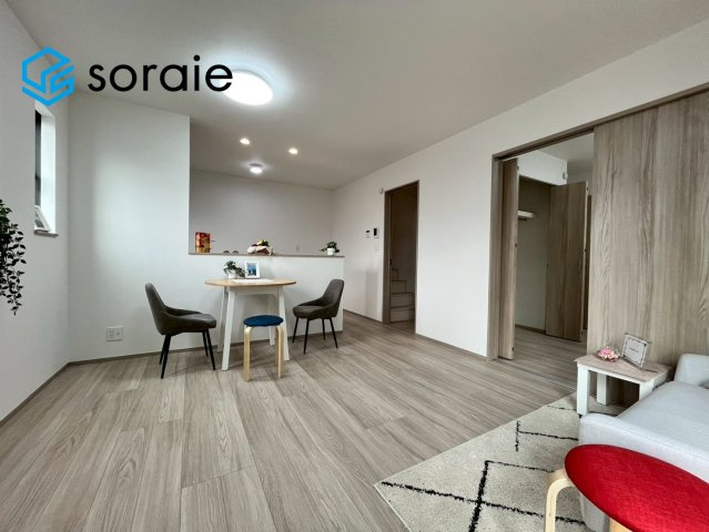 狭山ヶ丘32期　全2棟　新築戸建　ハートフルタウンの居間・リビング|4月6日撮影