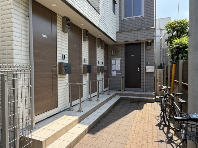 メゾングレース南長崎のエントランス