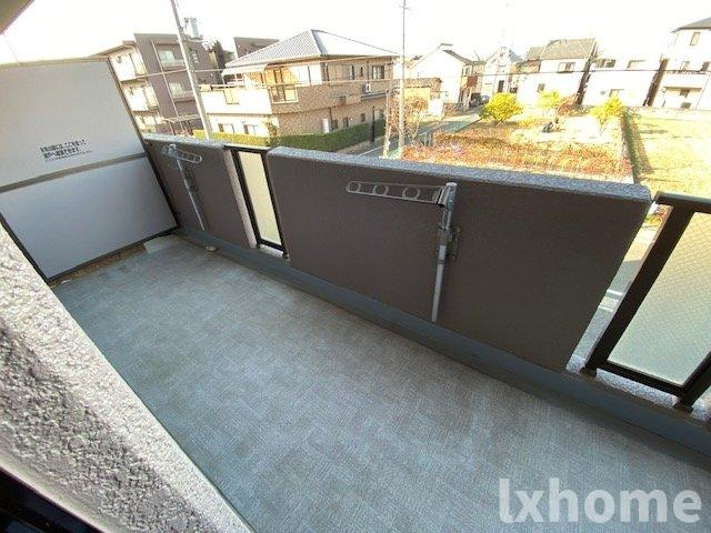 シャンテメゾンのバルコニー|外からの目が気にならないバルコニーで洗濯物が干せます