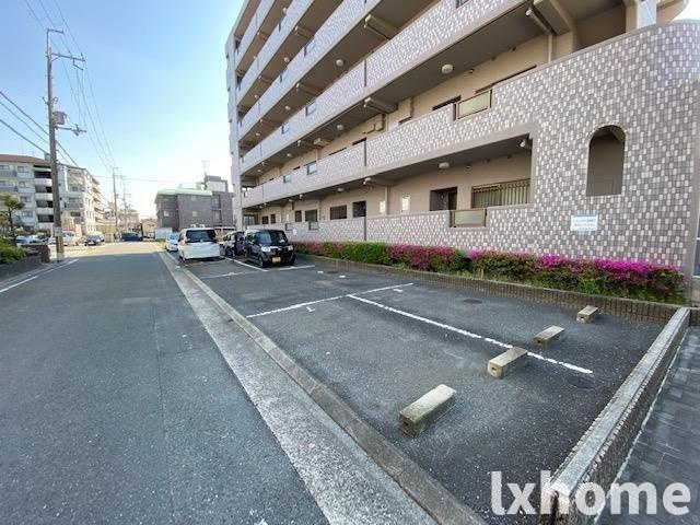 シャンテメゾンの駐車場|カースペースがあります