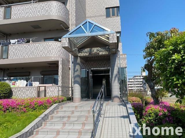 シャンテメゾンのエントランス|建物の内部です