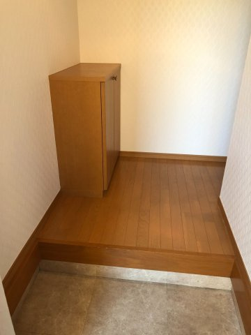 メゾン・ド・YKフループの玄関|※別号室参考写真です