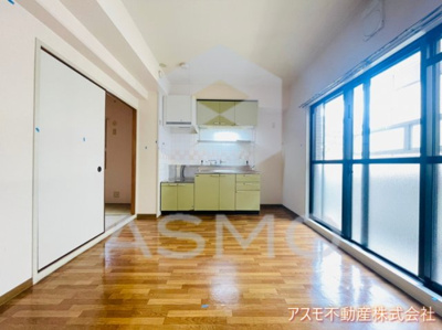 【居間・リビング】 | ファミリーハイツガモウ | 同マンション別部屋参考写真