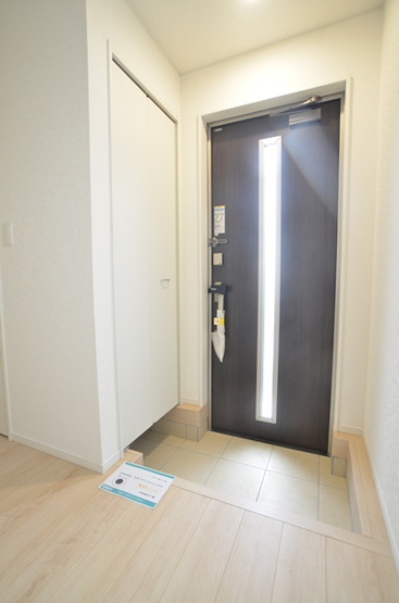 【玄関】 | 綾瀬市深谷中4丁目　新築戸建て　全4棟【仲介手数料無料】