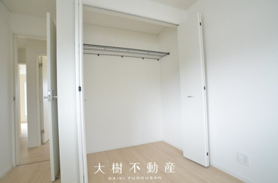 【洋室】 | 綾瀬市深谷中4丁目　新築戸建て　全4棟【仲介手数料無料】 | 2階　洋室3（6.5帖）クローゼット