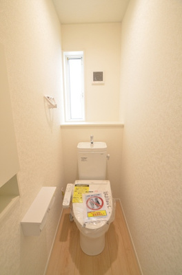 【トイレ】 | 綾瀬市深谷中4丁目　新築戸建て　全4棟【仲介手数料無料】 | ２階