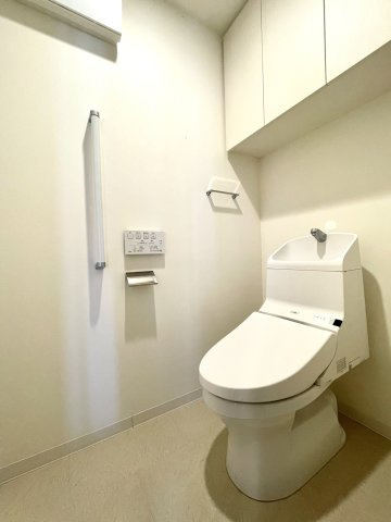 アルファステイツ住吉のトイレ|トイレはフチレス形状でお掃除しやすいトイレです♪