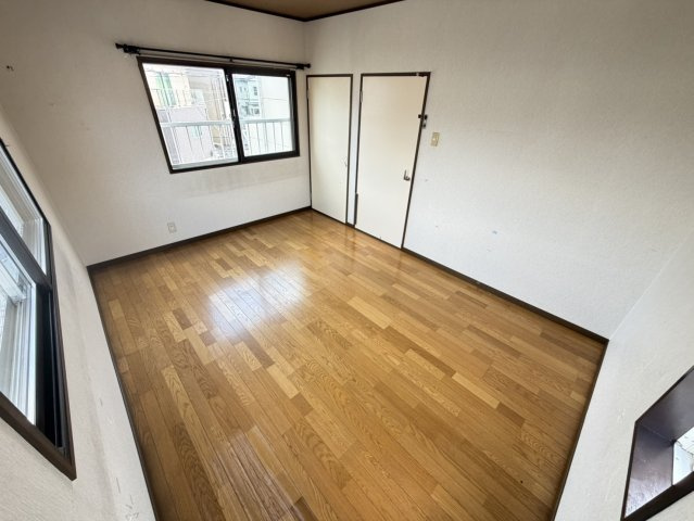 【洋室】 | 佐貫町賃貸戸建て | 東南洋室6帖
