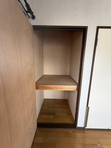 【収納】 | 佐貫町賃貸戸建て | ２階東南側洋室収納
