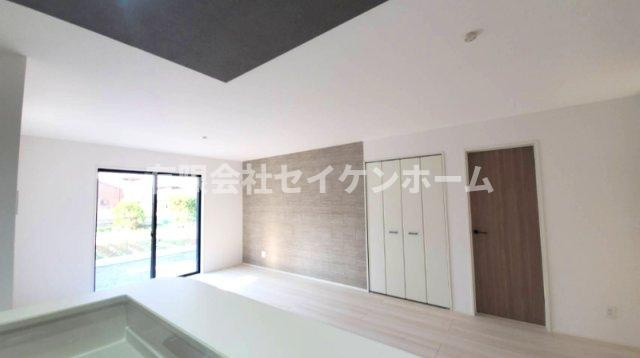 深谷市上柴町東2丁目　1号棟　平屋建て（土地99坪超）の居間・リビング