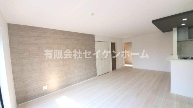 深谷市上柴町東2丁目　1号棟　平屋建て（土地99坪超）の居間・リビング