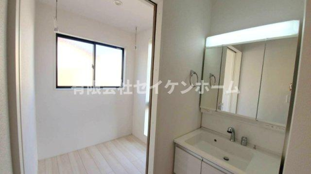 深谷市上柴町東2丁目　1号棟　平屋建て（土地99坪超）の独立洗面台