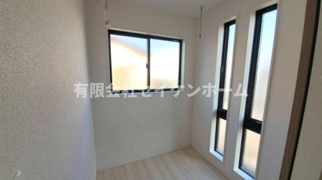 深谷市上柴町東2丁目　1号棟　平屋建て（土地99坪超）のランドリースペース