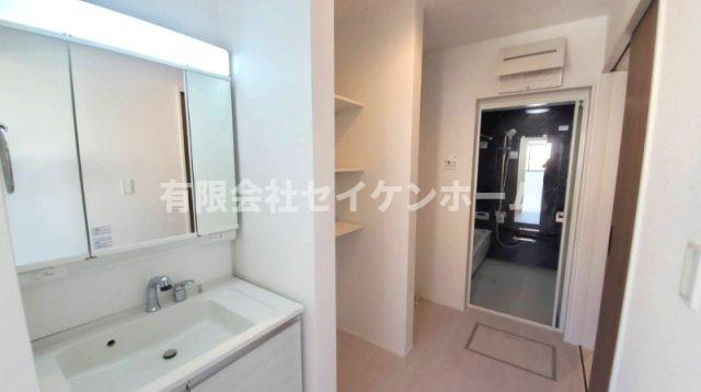 深谷市上柴町東2丁目　1号棟　平屋建て（土地99坪超）の独立洗面台